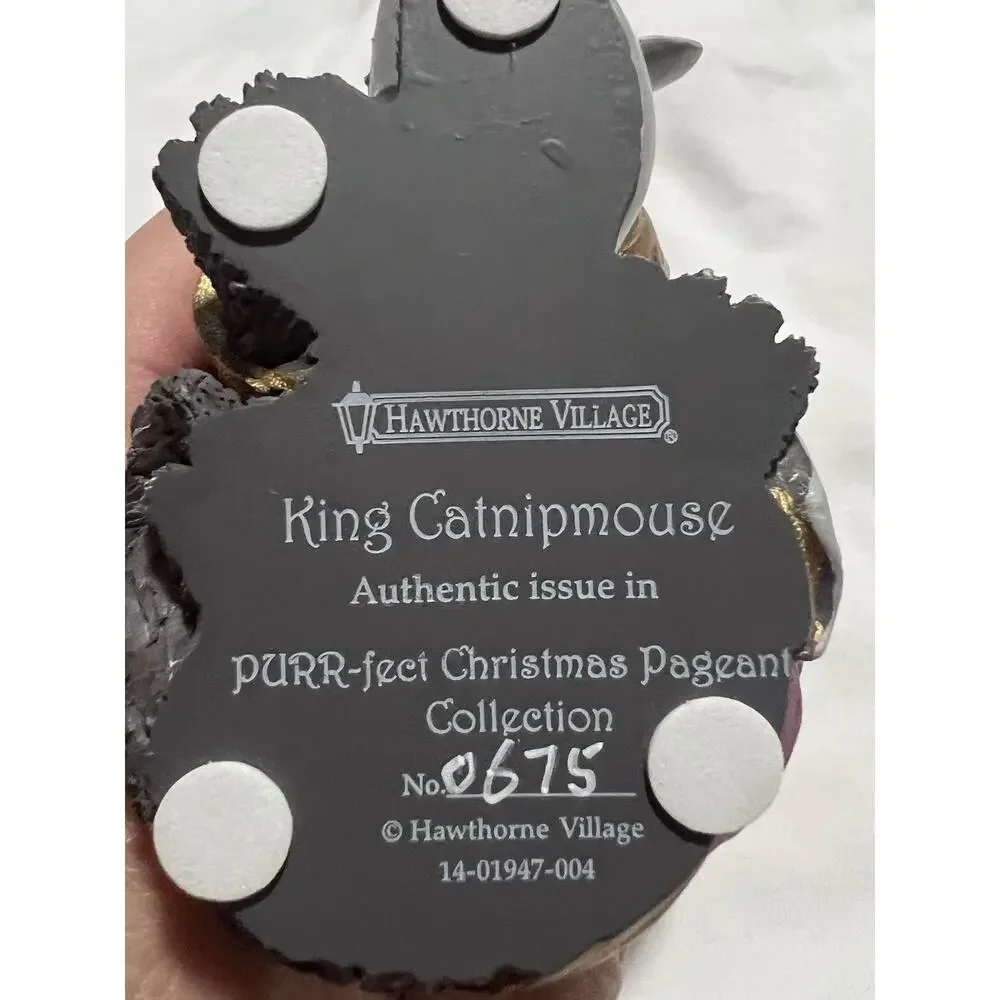 Hawthorne Village Purr-fect Christmas Pageant Cat Figurine King Catnipmouse